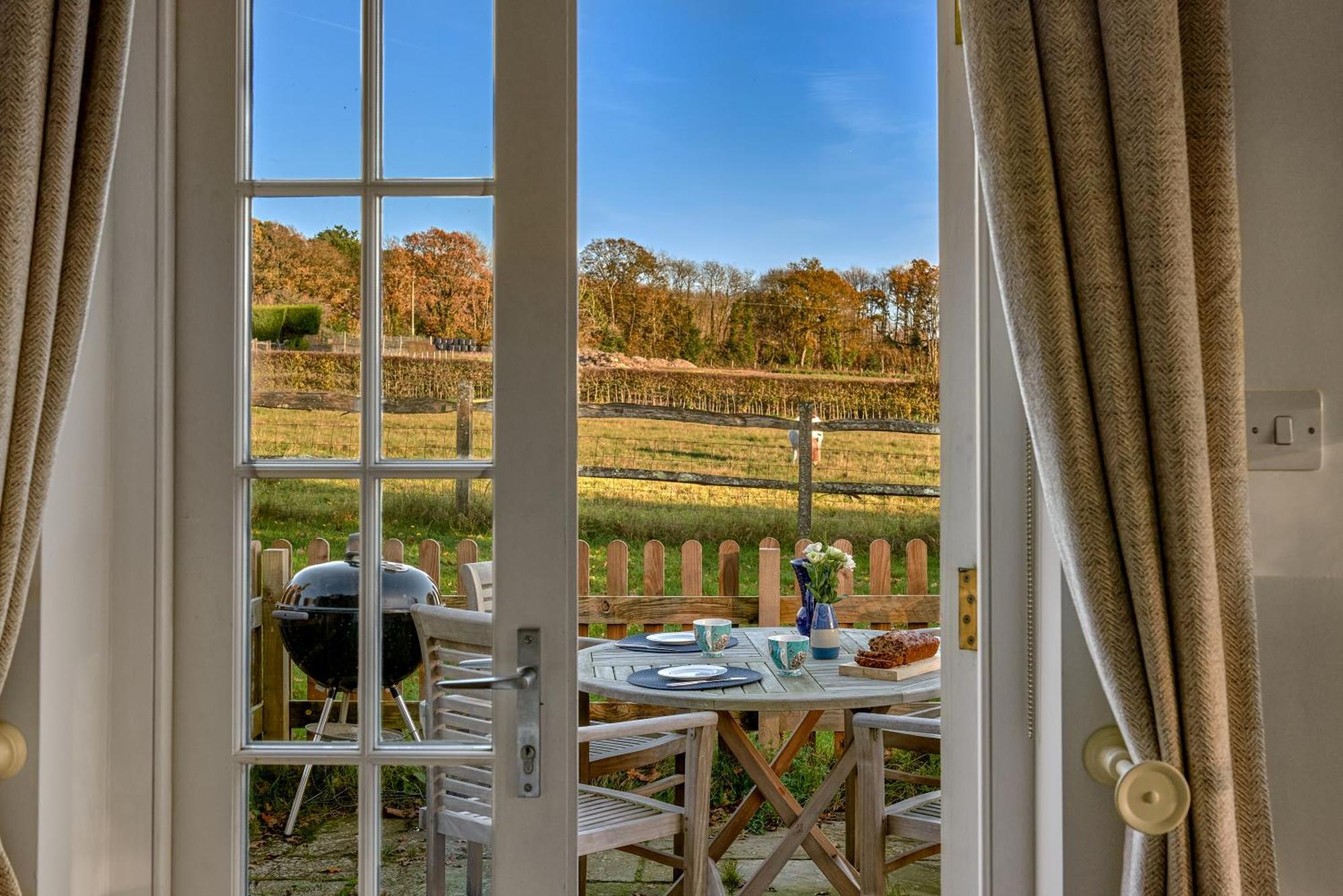 Garden Flat Near Goodwood With Stunning Views Apartamento Petersfield Exterior foto