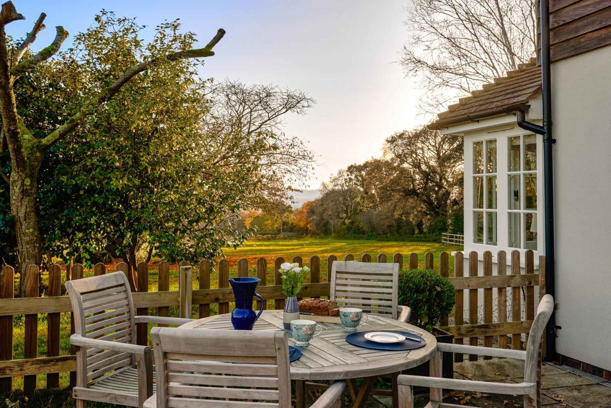 Garden Flat Near Goodwood With Stunning Views Apartamento Petersfield Exterior foto